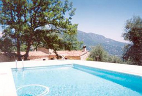 Un Mas en Provence, sa piscine & son oliveraie
